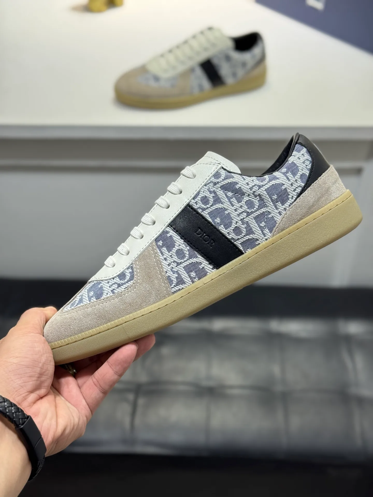Men's Men's Shoes💰380【New Style】🎠🎠Dior🔍Top Purchasing Agency🇮🇹Di's hot style super popular sneakers are synchronized with the new product counters. The uppers are original Italian imported cowhide, the logo graphics are perfectly reproduced with complex craftsmanship necessary for fashionistas, and the imported soft sheepskin lining is Sole: The original sole is specially provided by the original factory. The exclusive movable molded sole is super comfortable. The original factory follows the order. 🔍🔍Multiple colors are available. You can enter and exit the counter at will. Welcome to compare. A must-have for trendy men. Code number: 38-44 (45 customized